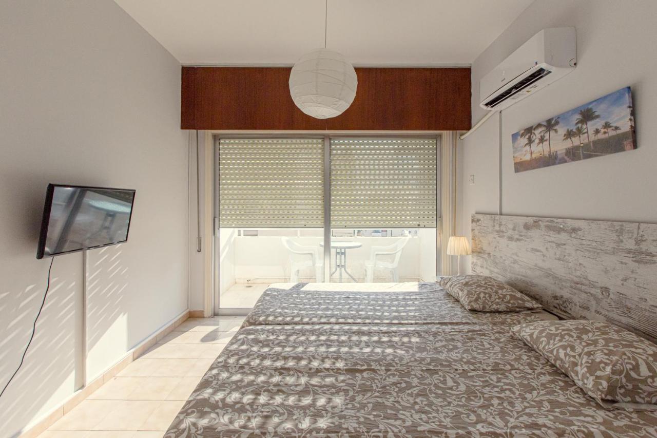 Furnished Seafront Studio Ларнака Экстерьер фото