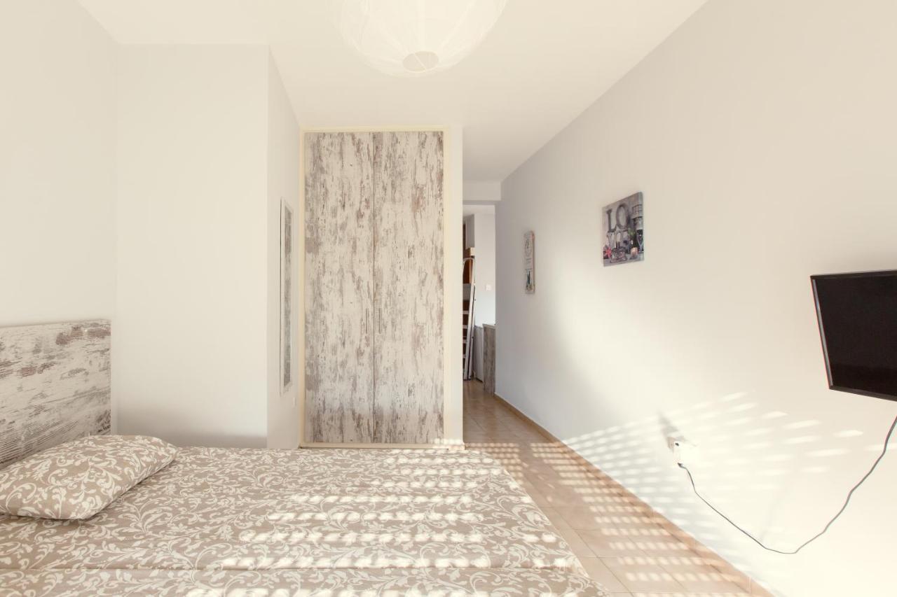 Furnished Seafront Studio Ларнака Экстерьер фото