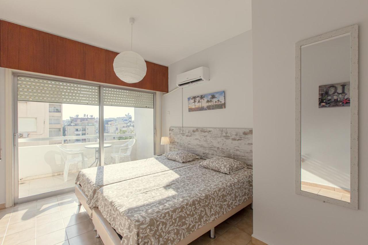 Furnished Seafront Studio Ларнака Экстерьер фото