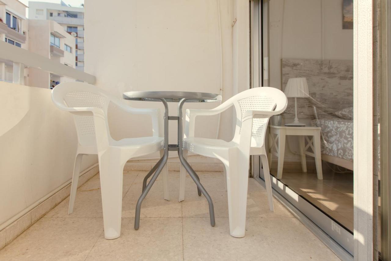 Furnished Seafront Studio Ларнака Экстерьер фото