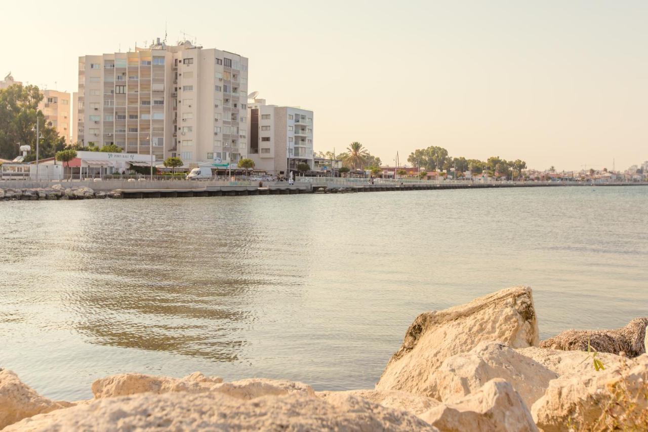 Furnished Seafront Studio Ларнака Экстерьер фото